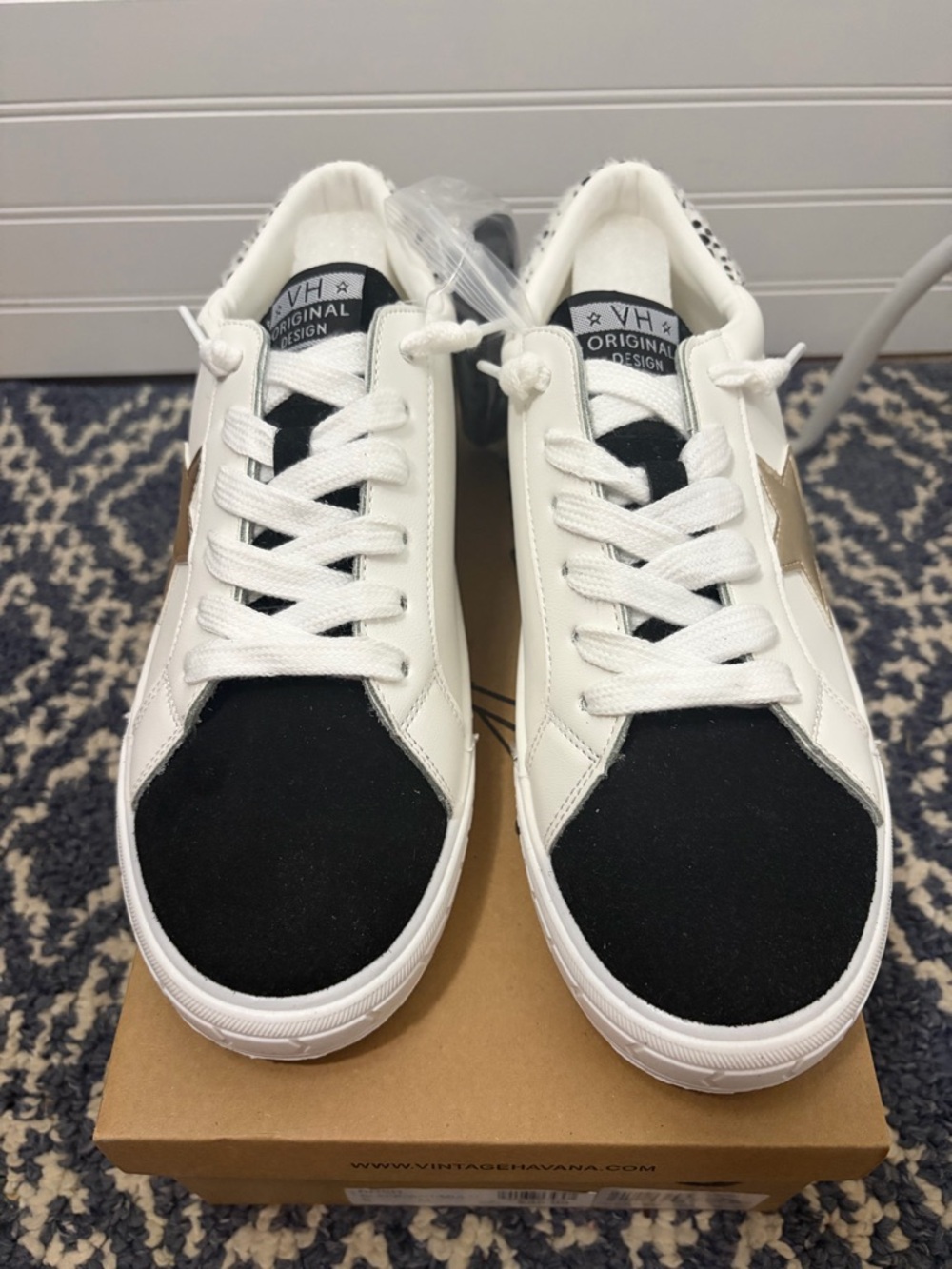 NWT- Vintage Havana White Sneakers with Black Toe and Gold Star Accent - Picture 6 of 8